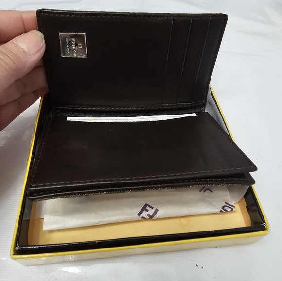 #00210-1240 FENDI COMPACT WALLET VINTAGE - Picture 5 of 5